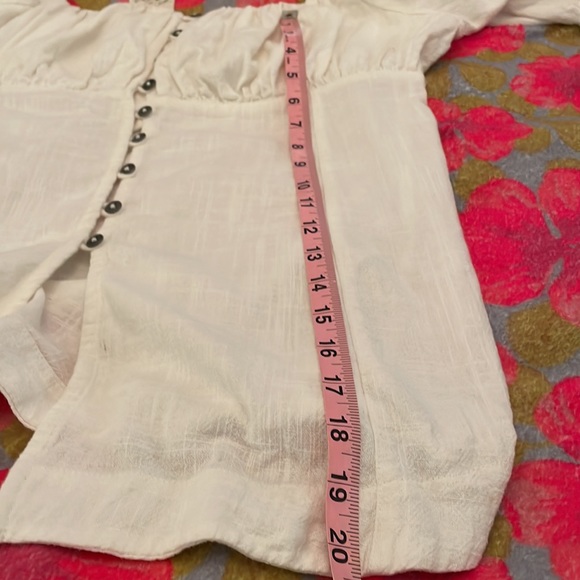 Adorable! Free People, empire waist cotton, button front blouse. Lovely drape. - Picture 11 of 12